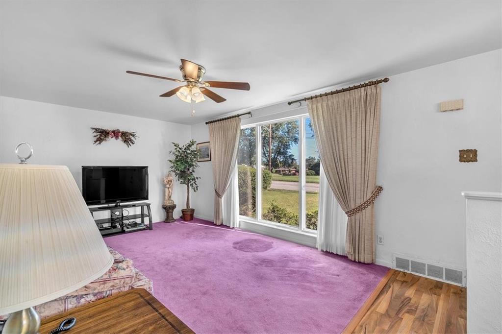 1602 Hollyrood Road Pittsburgh, PA 15227 - Photo 5 of 41 Gallery Image 5