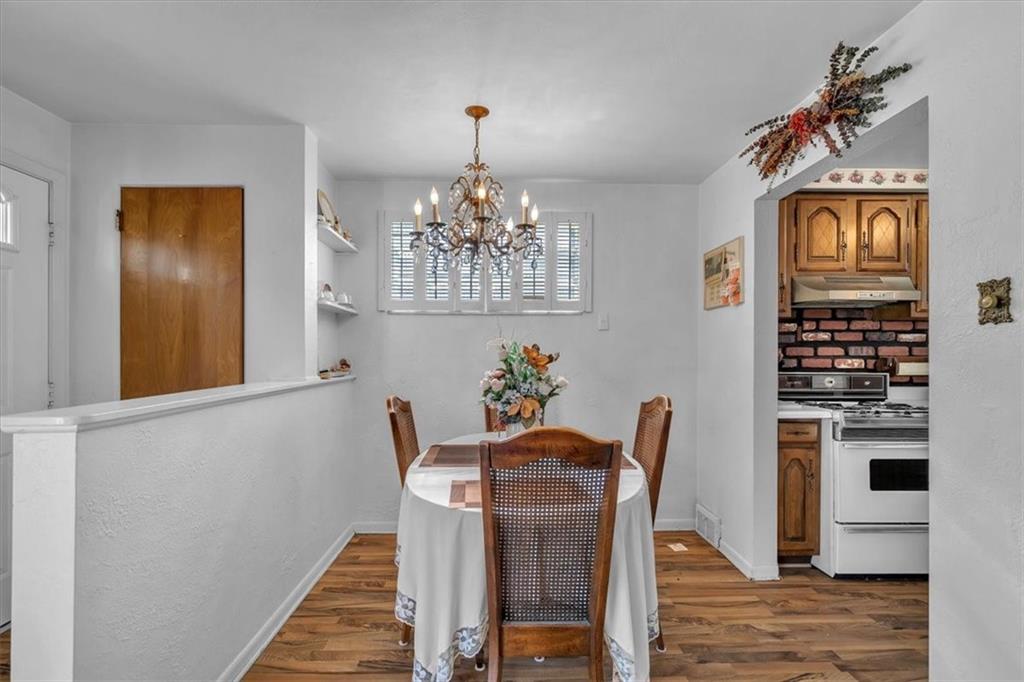 1602 Hollyrood Road Pittsburgh, PA 15227 - Photo 8 of 41 Gallery Image 8