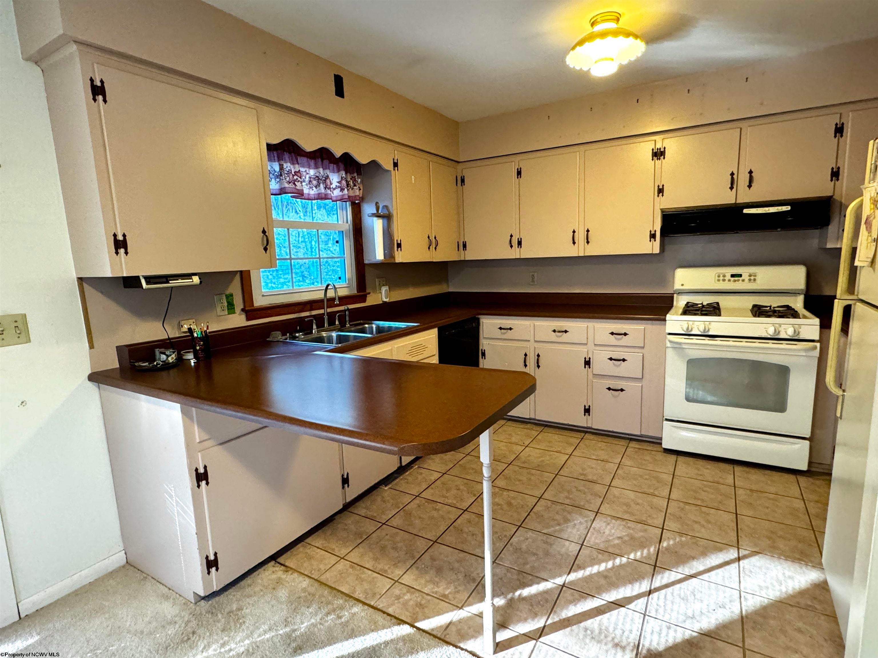 114 Middle Run Road Weston, WV 26452 - Photo 8 of 23 Gallery Image 8