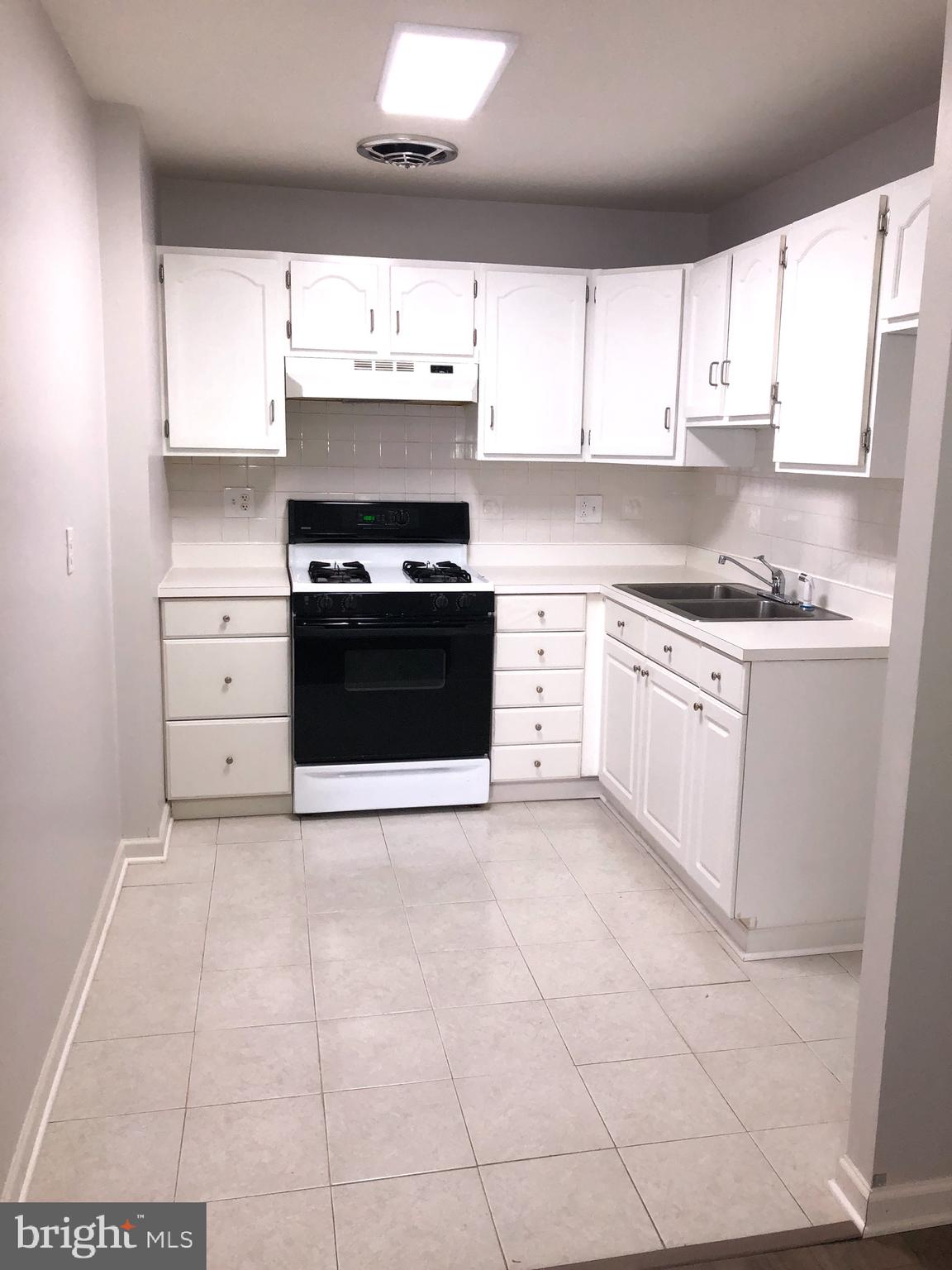 2826 Saxton Road Philadelphia, PA 19114 - Photo 32 of 67