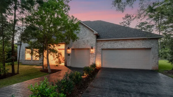 $870,000 | 25211 Tara Bend Court, Tomball, TX 77375
