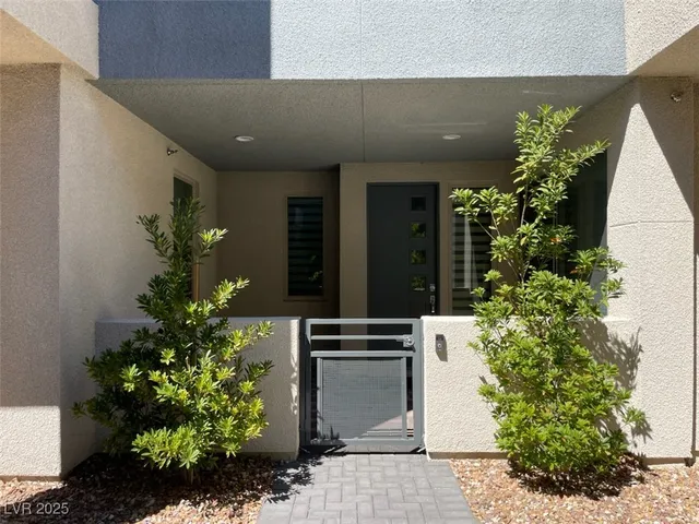 $2,495 | 11299 Glowing Avenue, Unit 102, Las Vegas, NV 89135