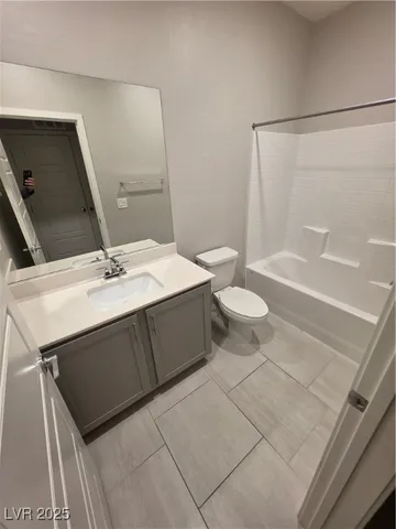 $2,495 | 11299 Glowing Avenue, Unit 102, Las Vegas, NV 89135