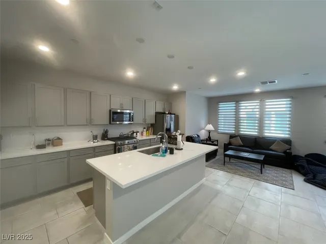$2,495 | 11299 Glowing Avenue, Unit 102, Las Vegas, NV 89135