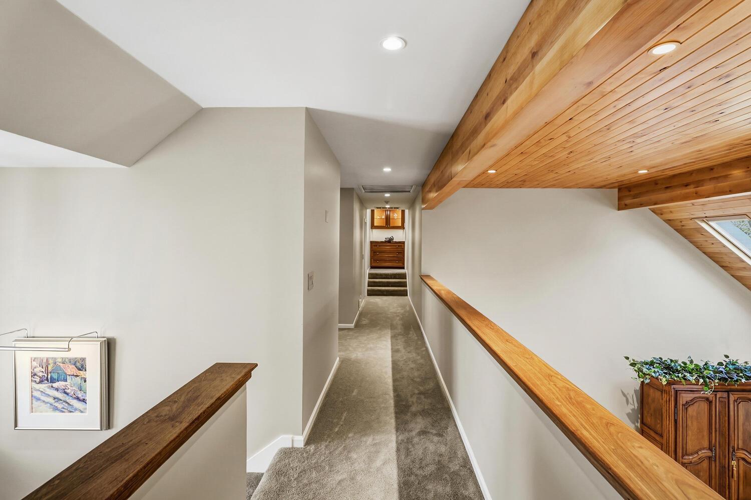 1749 Haggin Grove Way Carmichael, CA 95608 - Photo 43 of 99 a view of a hallway with furniture