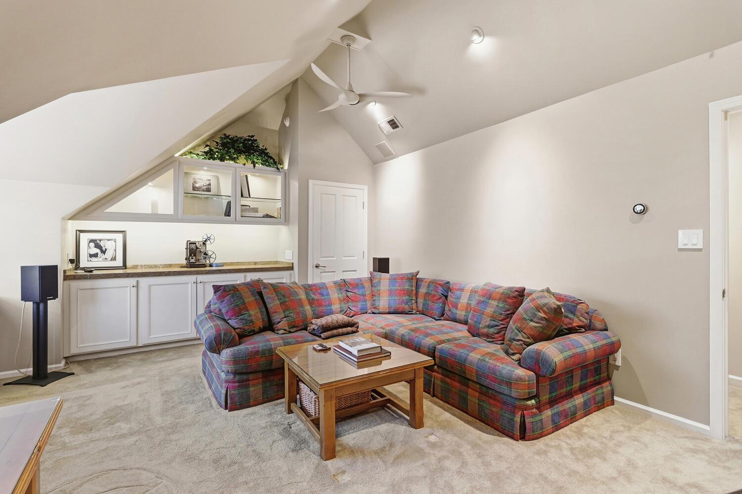 1749 Haggin Grove Way Carmichael, CA 95608 - Photo 45 of 99