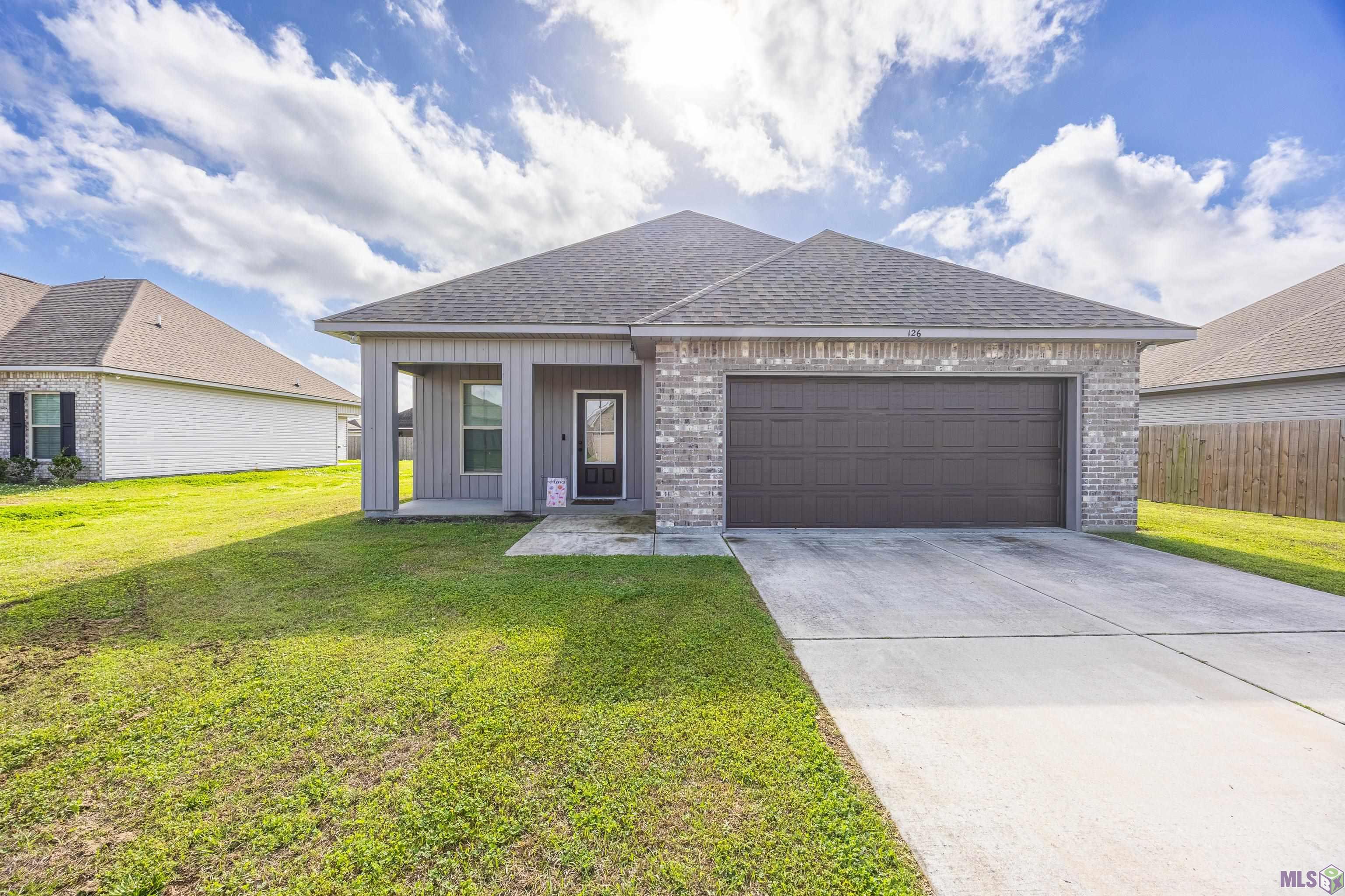 126 Shadow Pointe Road Thibodaux, LA 70301 - Photo 1 of 18