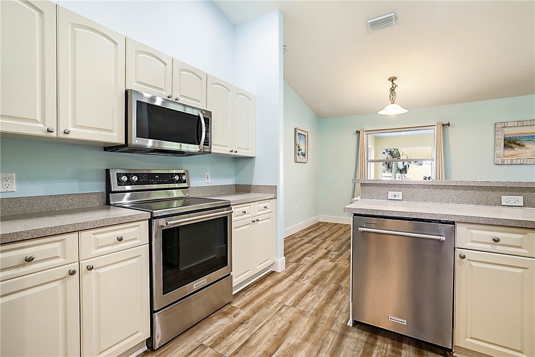 432 Biscayne Lane Sebastian, FL 32958 - Photo 14 of 36