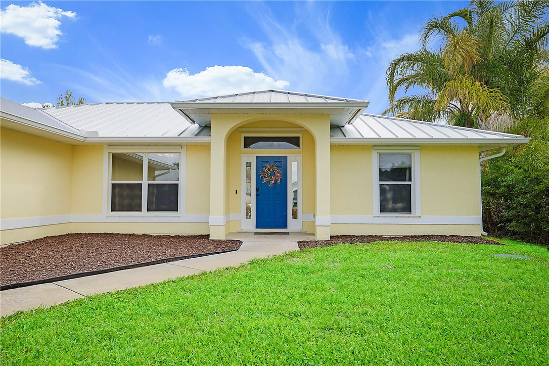432 Biscayne Lane Sebastian, FL 32958 - Photo 2 of 36