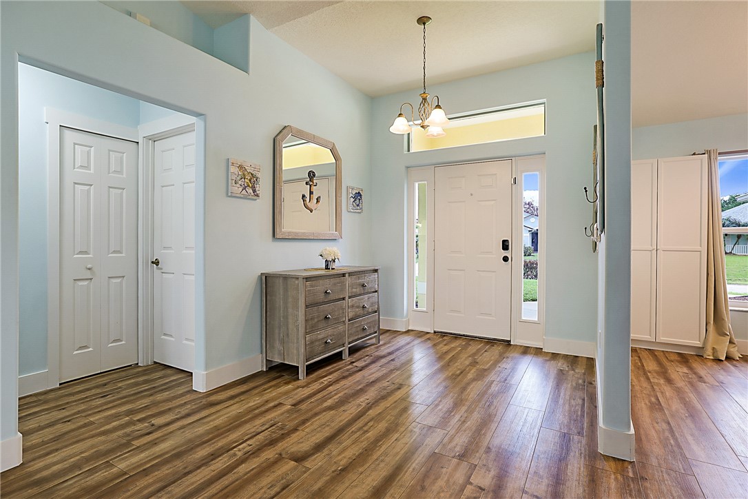 432 Biscayne Lane Sebastian, FL 32958 - Photo 3 of 36