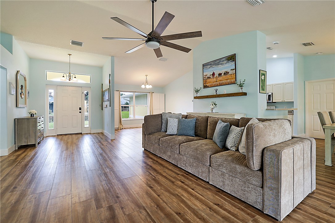 432 Biscayne Lane Sebastian, FL 32958 - Photo 6 of 36