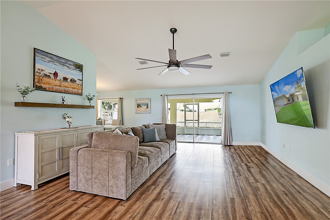 432 Biscayne Lane Sebastian, FL 32958 - Photo 8 of 36
