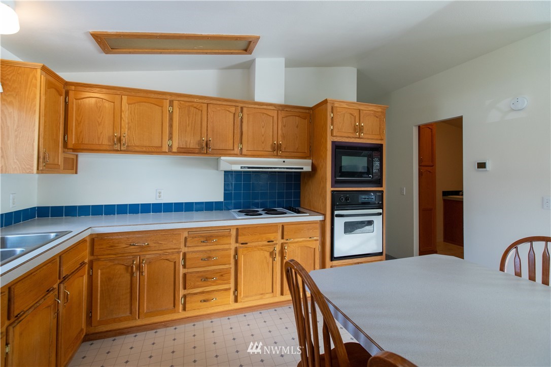 838-8 King Road, Unit 8 Winlock, WA 98596 - Photo 17 of 23