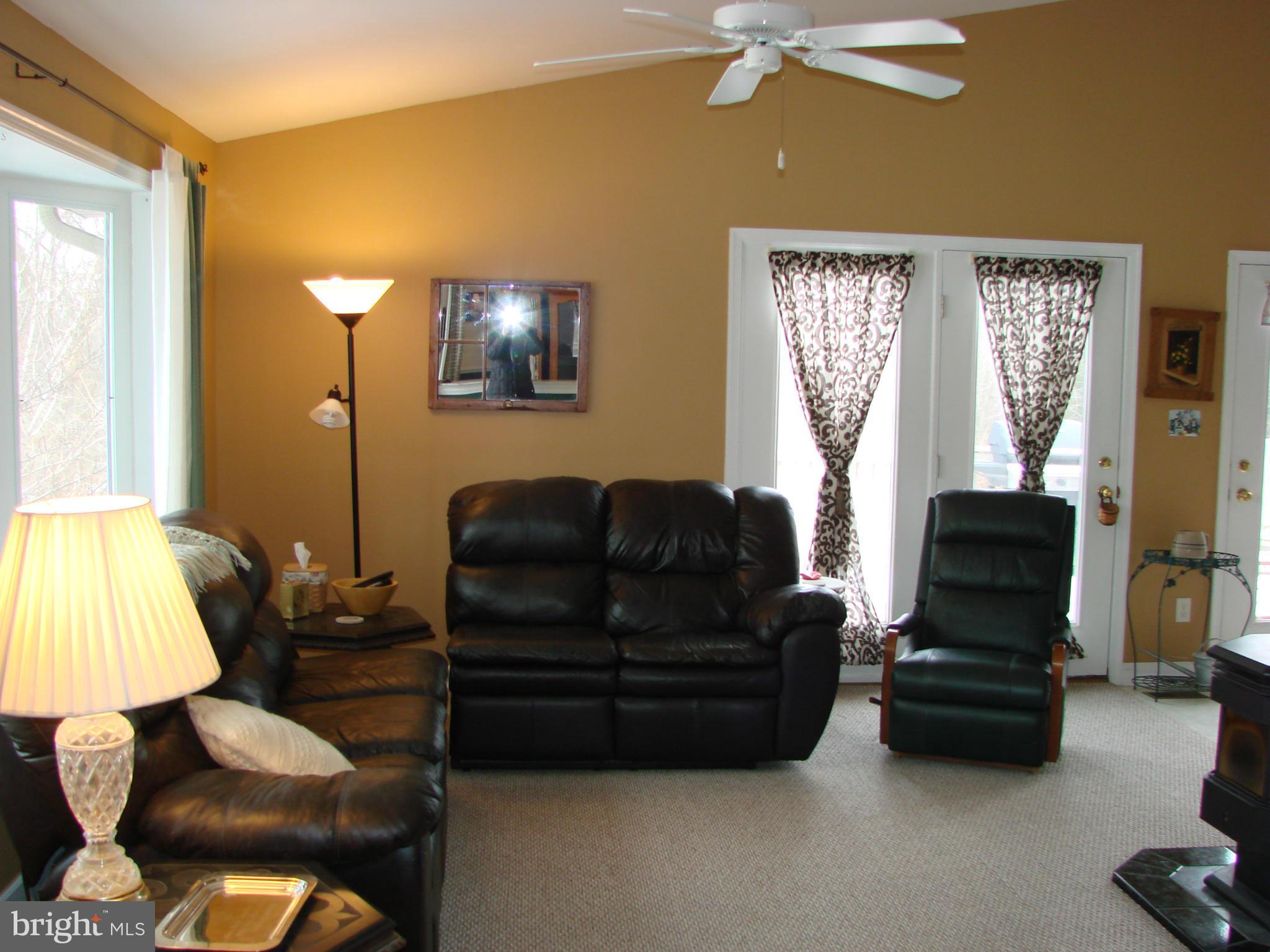 3198 Old York Road White Hall, MD 21161 - Photo 2 of 16 Living Room