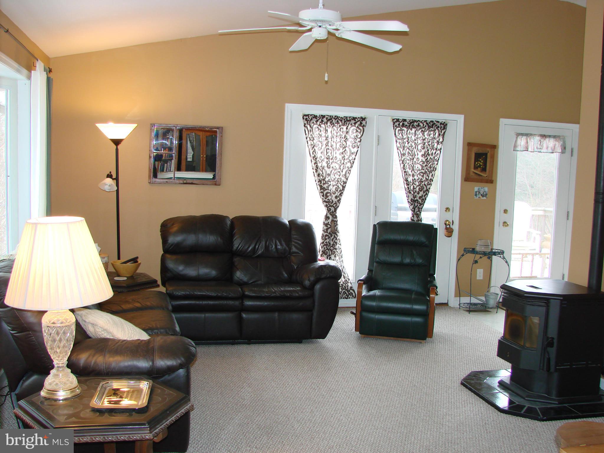 3198 Old York Road White Hall, MD 21161 - Photo 4 of 16 Living Room