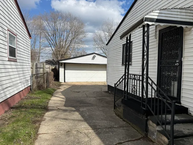 $115,000 | 22458 Hillock Avenue, Warren, MI 48089