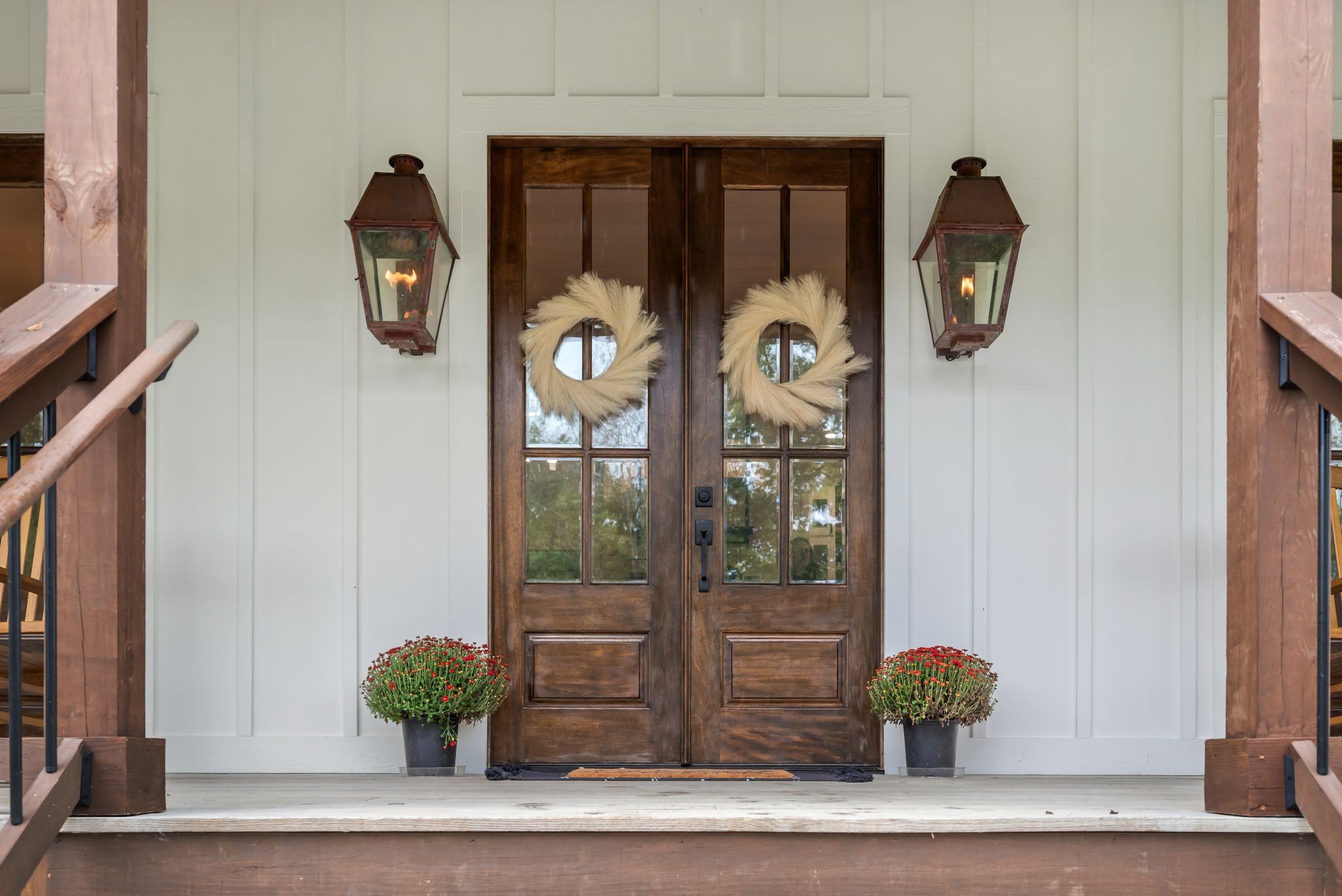 1006 Cherokee Trail Springfield, TN 37172 - Photo 3 of 49 a view of a bird door of a house