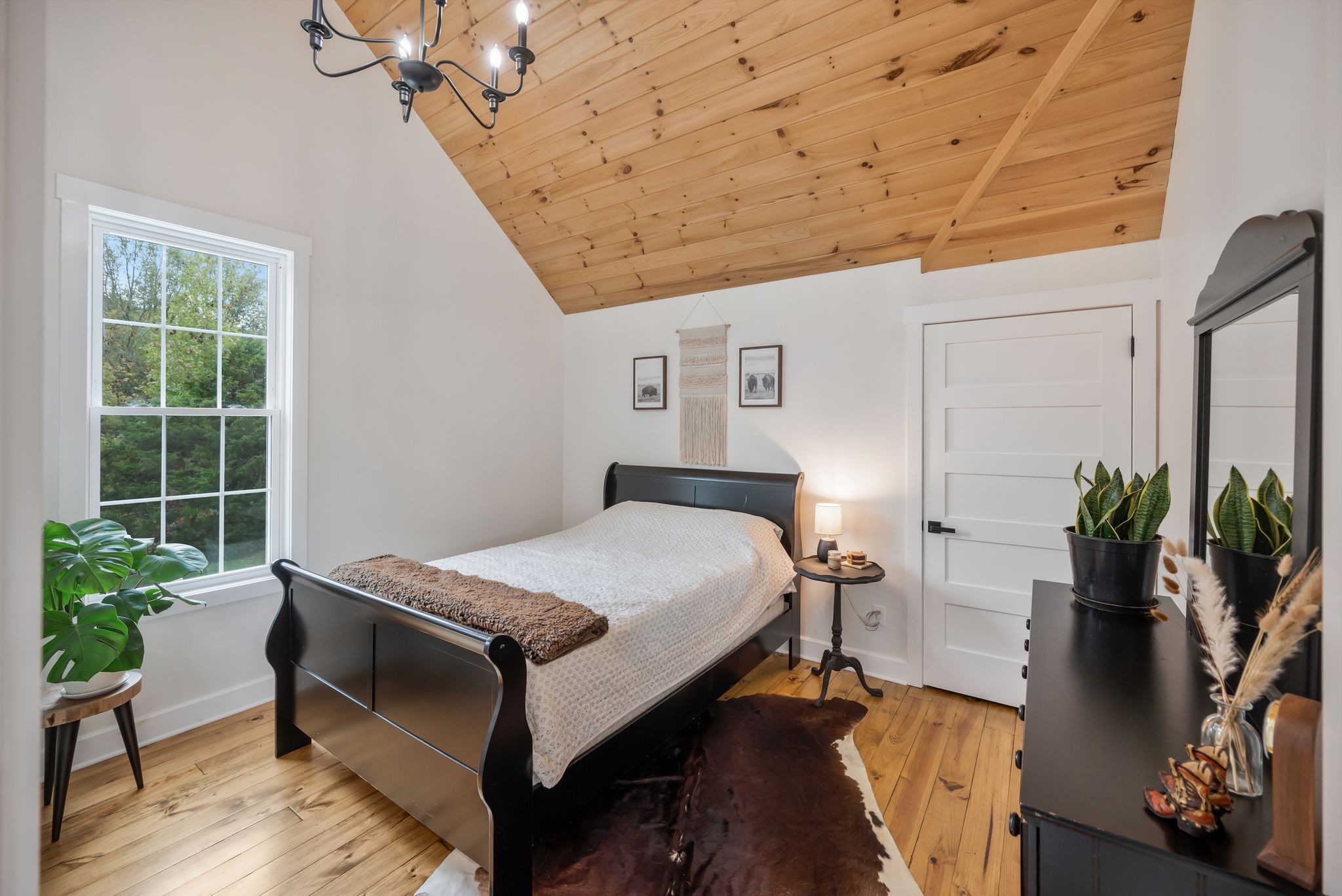 1006 Cherokee Trail Springfield, TN 37172 - Photo 31 of 49 a bedroom with furniture and a window