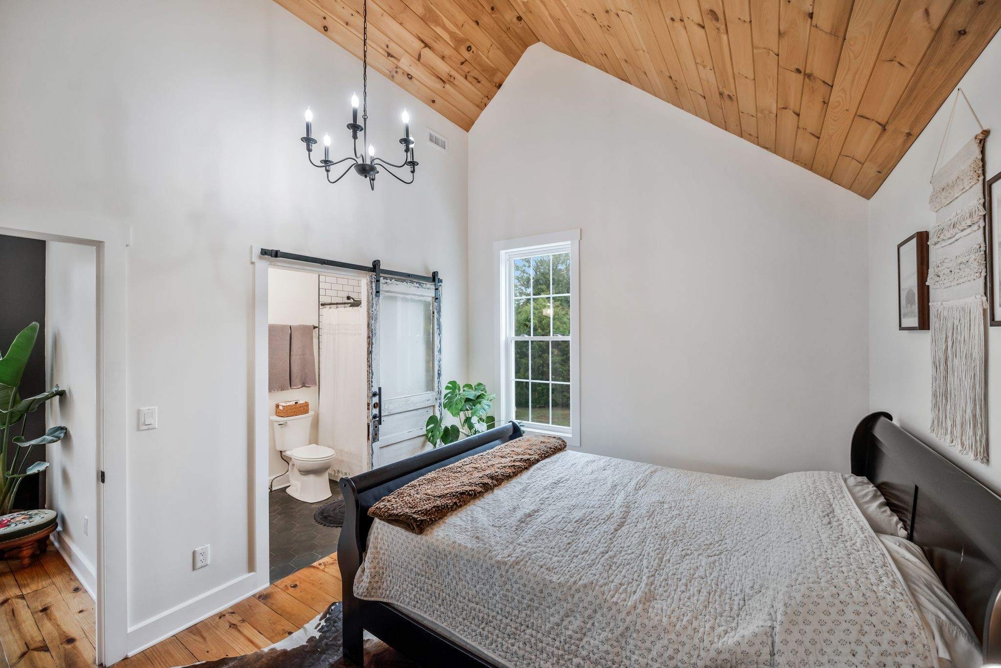 1006 Cherokee Trail Springfield, TN 37172 - Photo 32 of 49 a bedroom with a bed dresser and a window