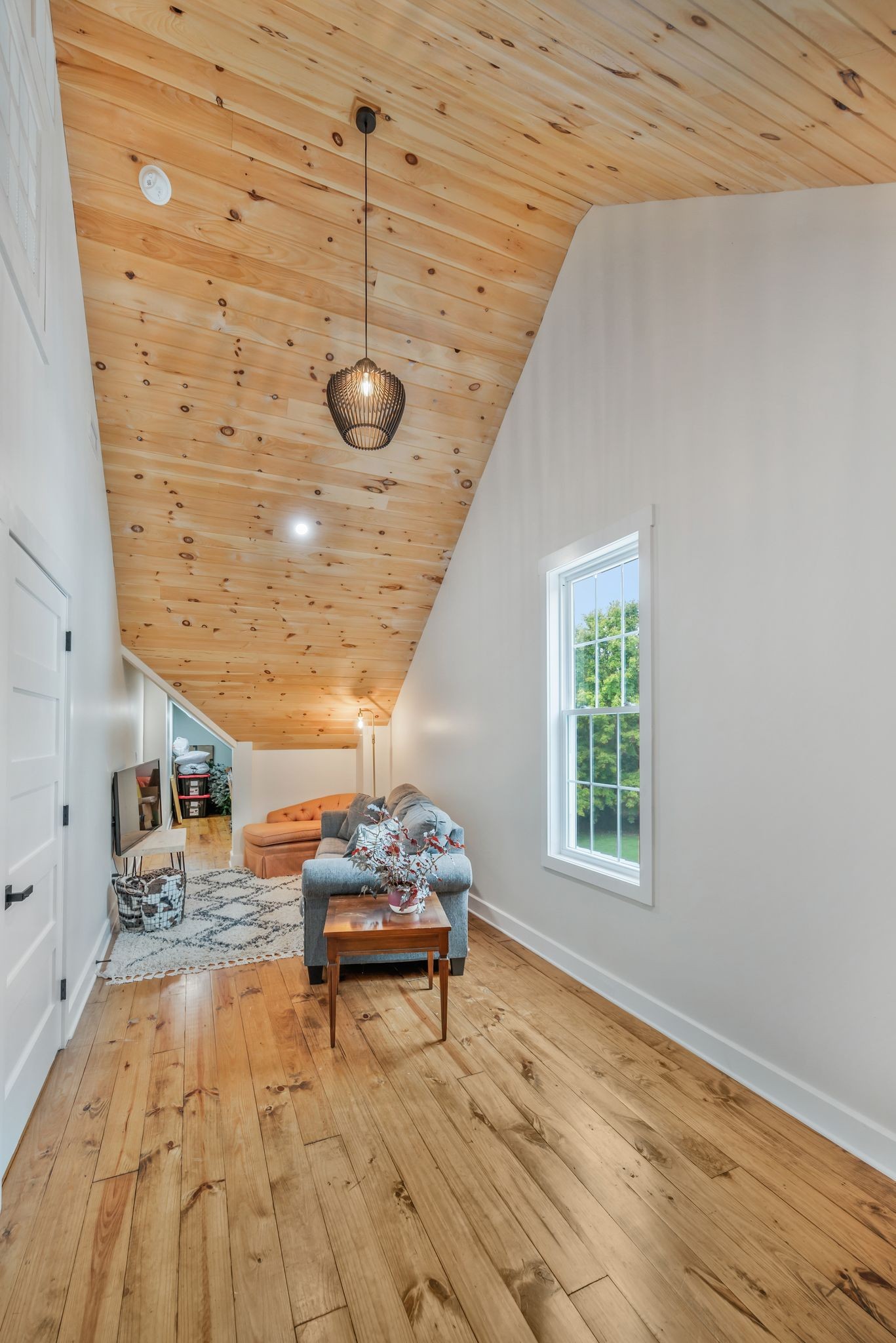 1006 Cherokee Trail Springfield, TN 37172 - Photo 38 of 49 a living room with couch and a window