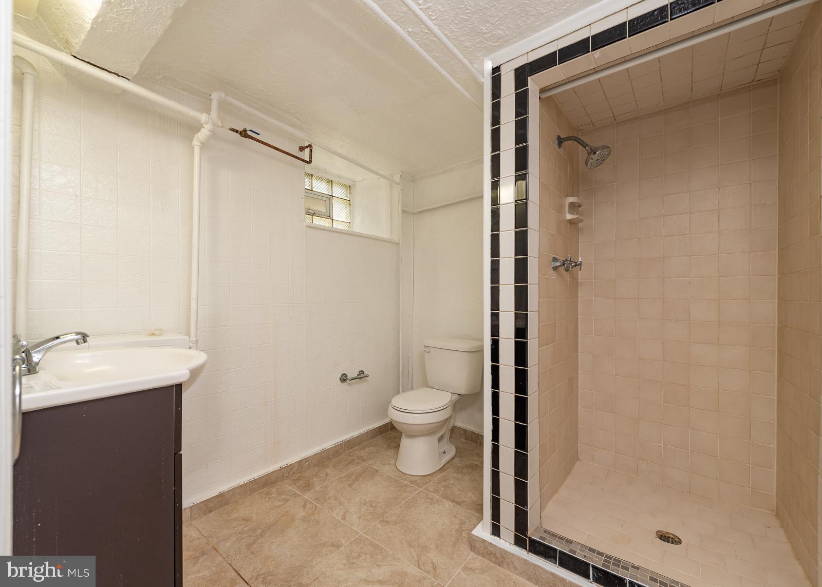 1508 Roundhill Road Baltimore, MD 21218 - Photo 20 of 23 Bath