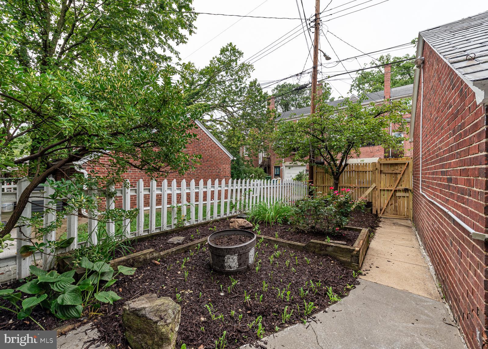 1508 Roundhill Road Baltimore, MD 21218 - Photo 22 of 23 Rear