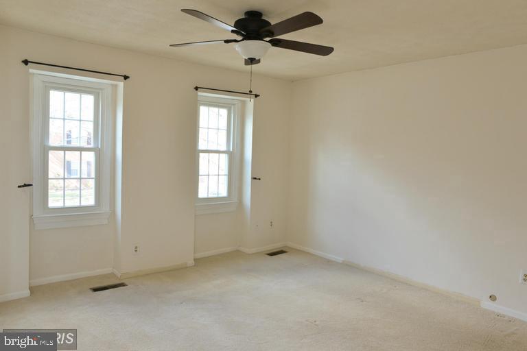 9127 Galbreth Court Springfield, VA 22153 - Photo 8 of 12