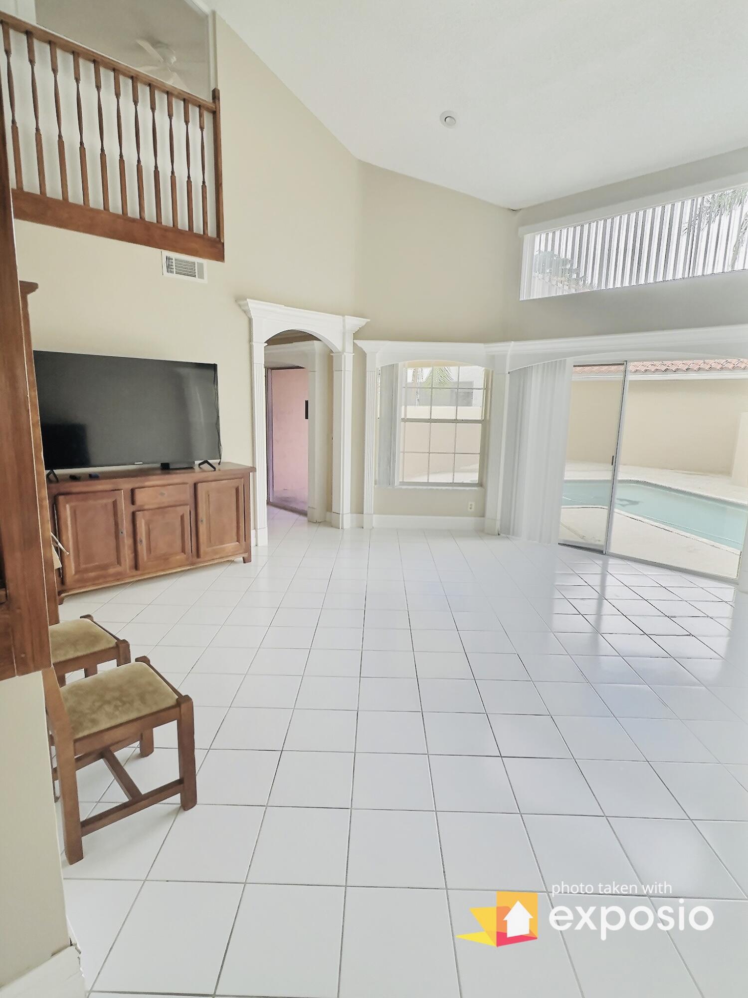 10610 Bexley Boulevard Boca Raton, FL 33428 - Photo 4 of 25 D0CACA63-D7BA-4E30-8FFA-8901B13443D8