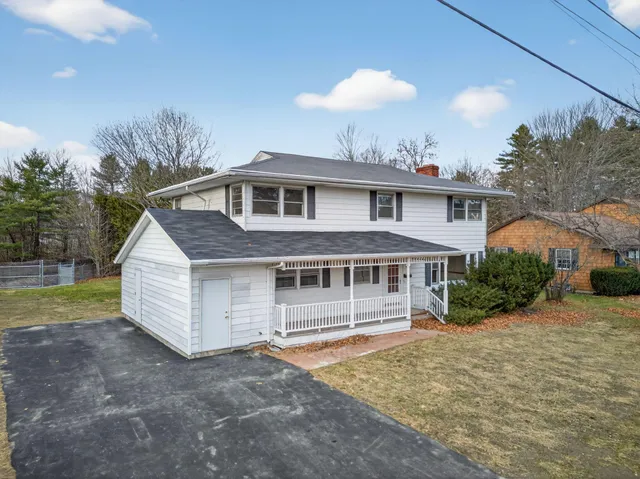 $399,000 | 40 Robinson Gardens, Lewiston, ME 04240