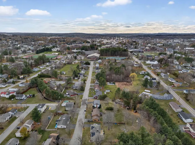 $399,000 | 40 Robinson Gardens, Lewiston, ME 04240