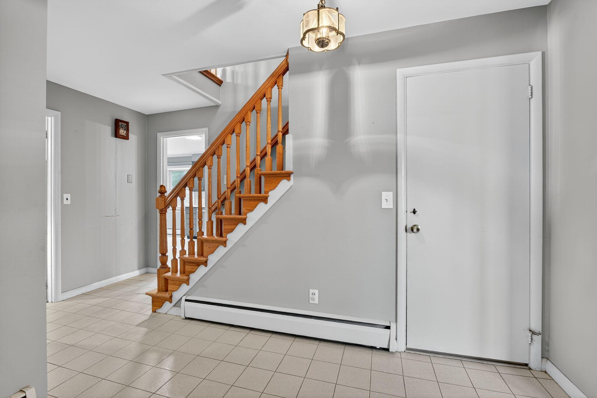 40 Robinson Gardens Lewiston, ME 04240 - Photo 9 of 59 8_DSC07552