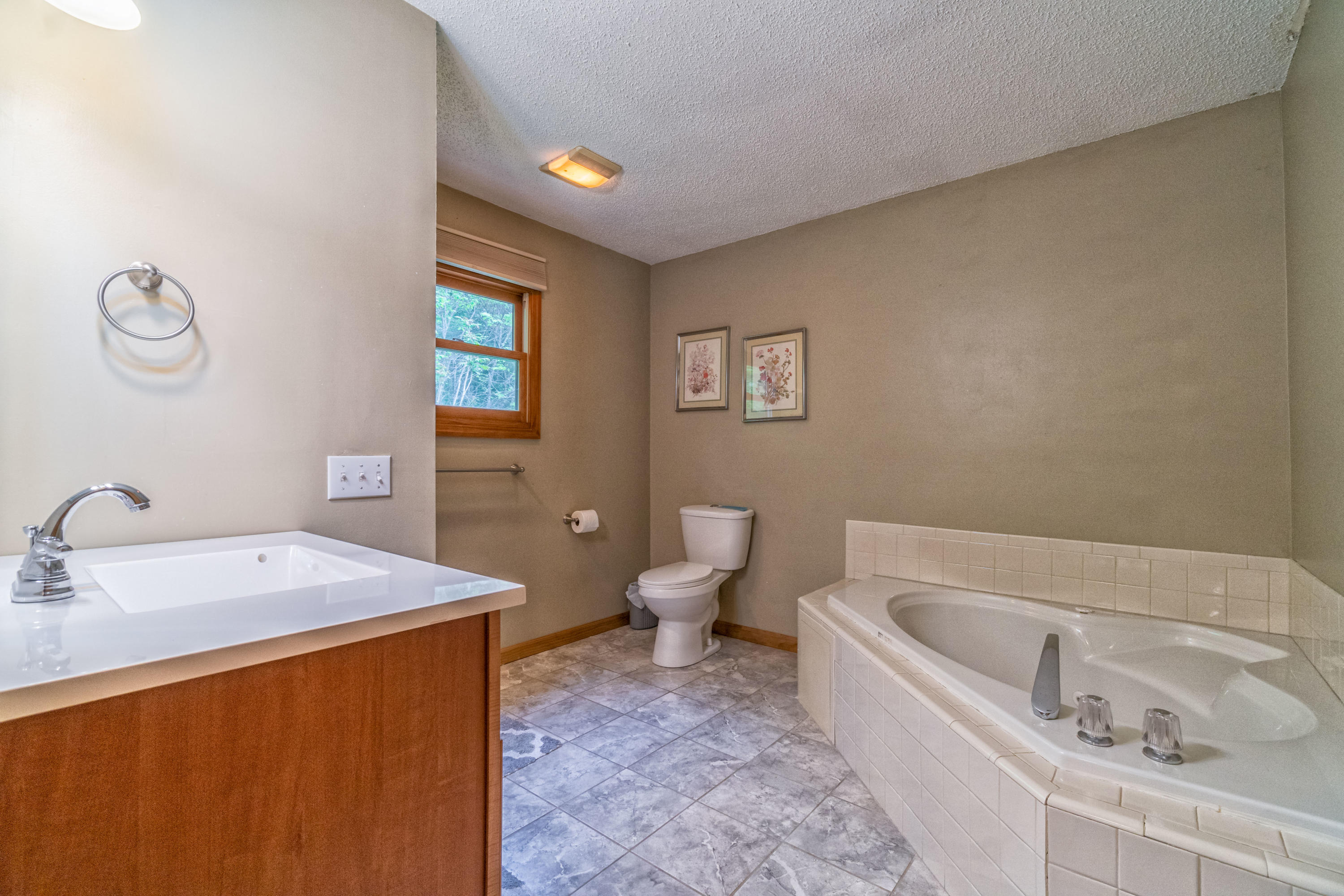 943 East Norris Point Road La Follette, TN 37766 - Photo 20 of 36 Master Bath 2