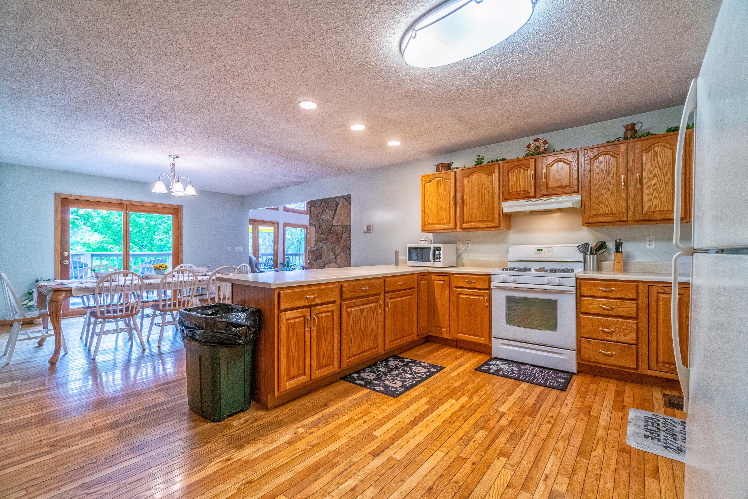 943 East Norris Point Road La Follette, TN 37766 - Photo 10 of 36 Kitchen