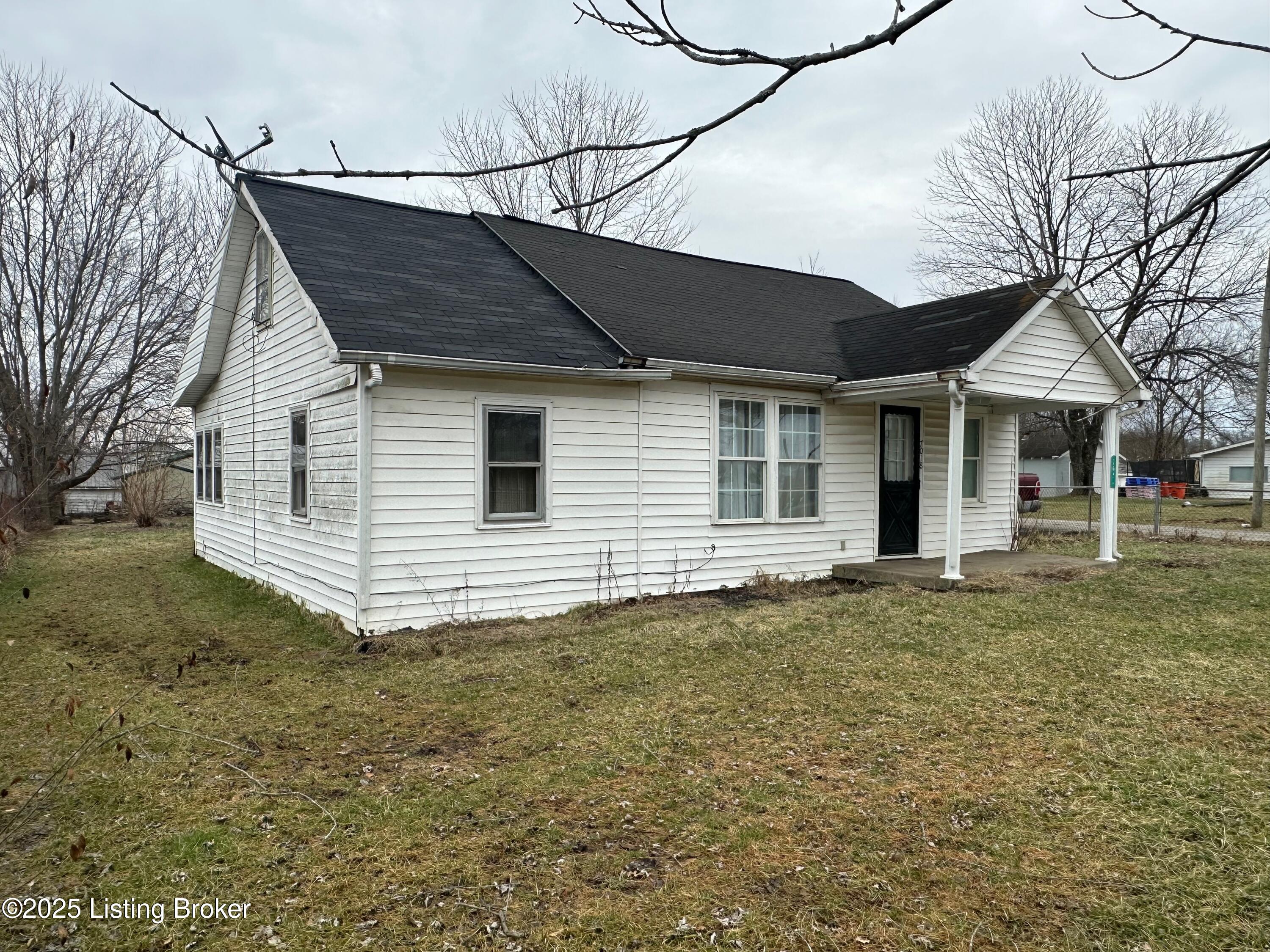 7018 South Wilson Road Elizabethtown, KY 42701 - Photo 3 of 34 IMG_1047