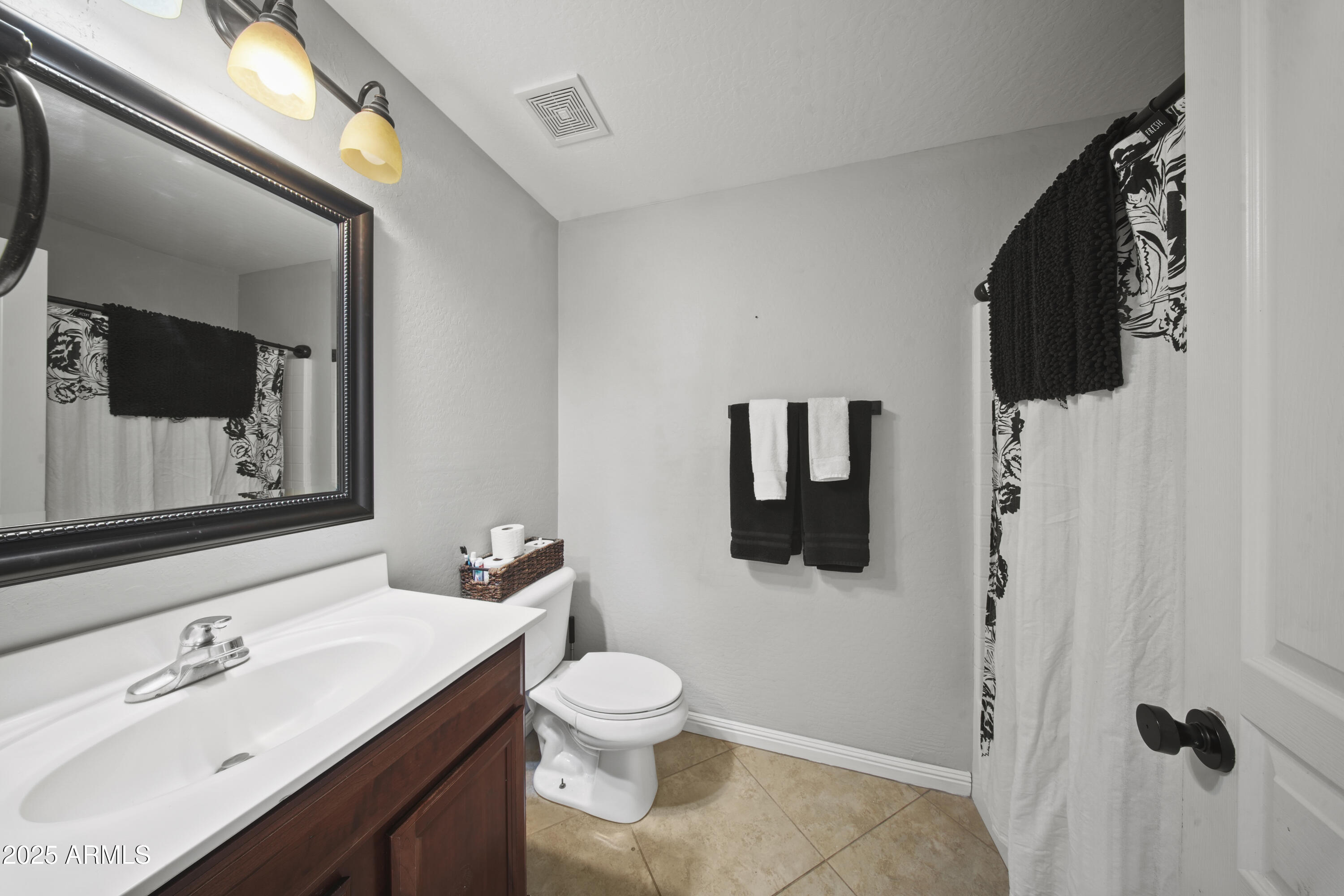 9719 West Heber Road Tolleson, AZ 85353 - Photo 9 of 23 DSC09810