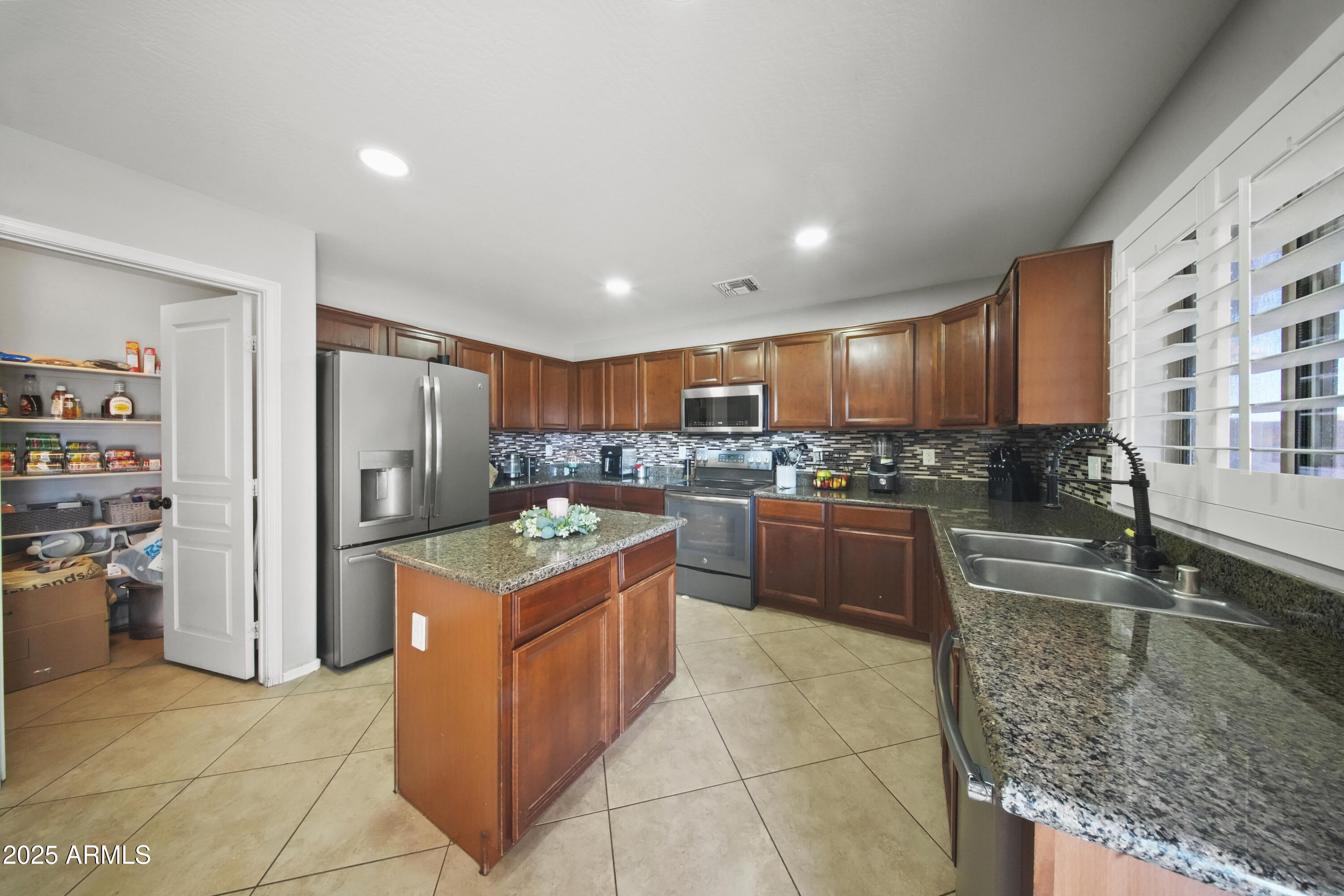 9719 West Heber Road Tolleson, AZ 85353 - Photo 10 of 23 DSC09775