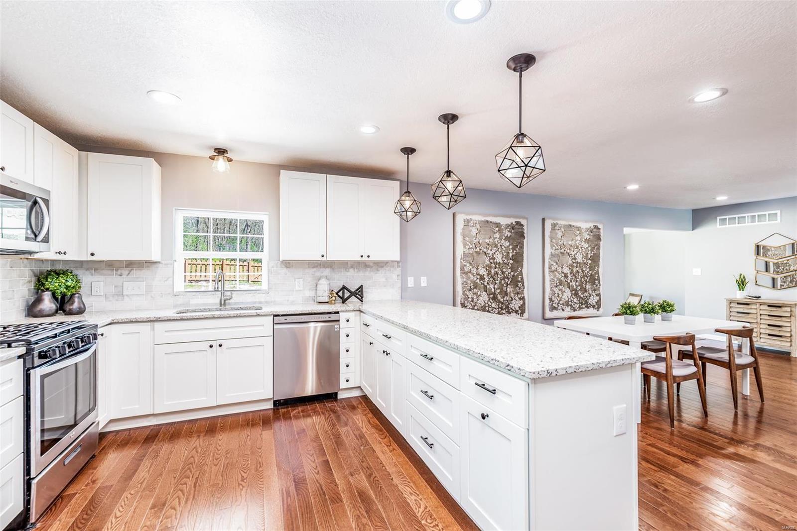 14631 Ladue Road Chesterfield, MO 63017 - Photo 6 of 38