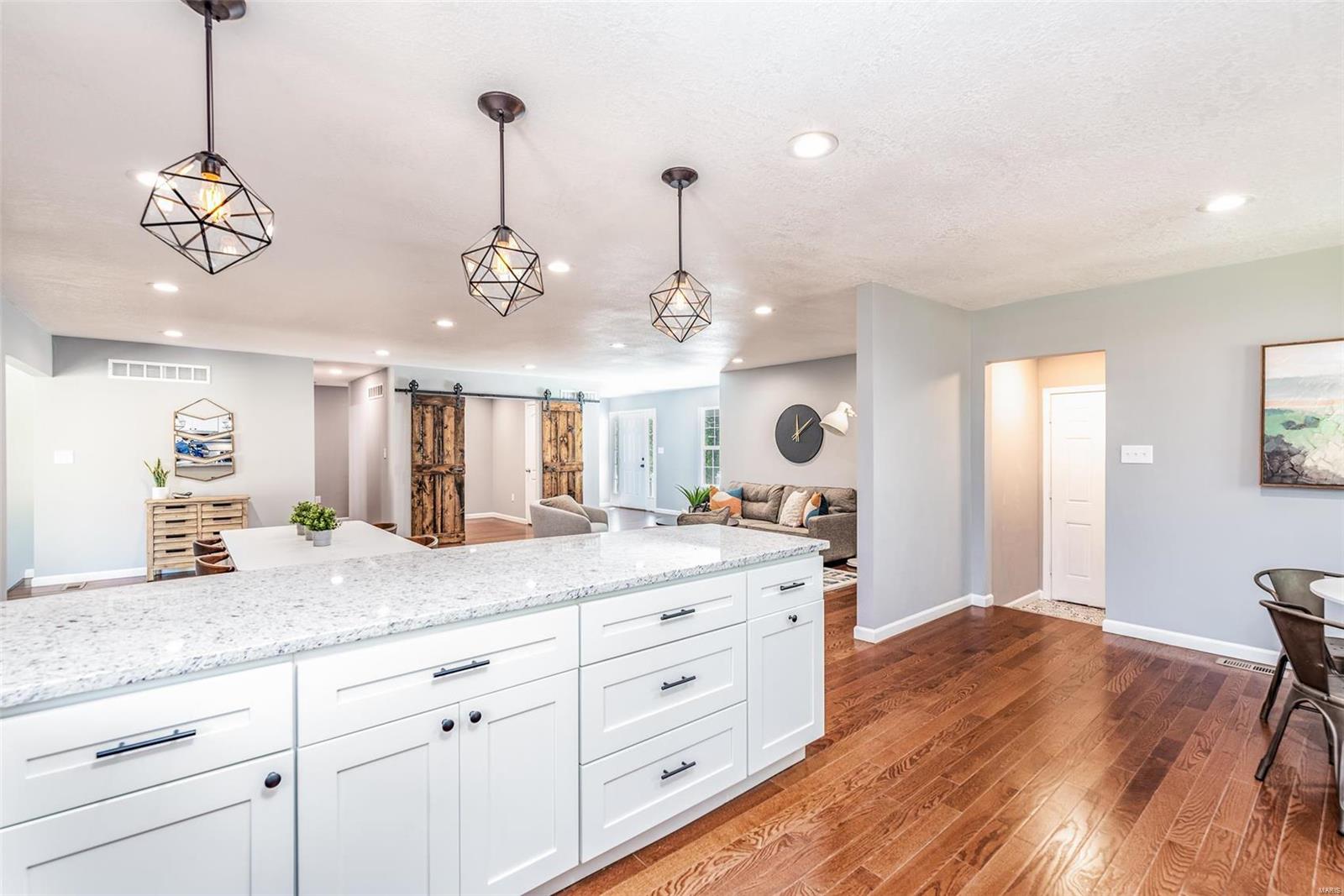 14631 Ladue Road Chesterfield, MO 63017 - Photo 7 of 38