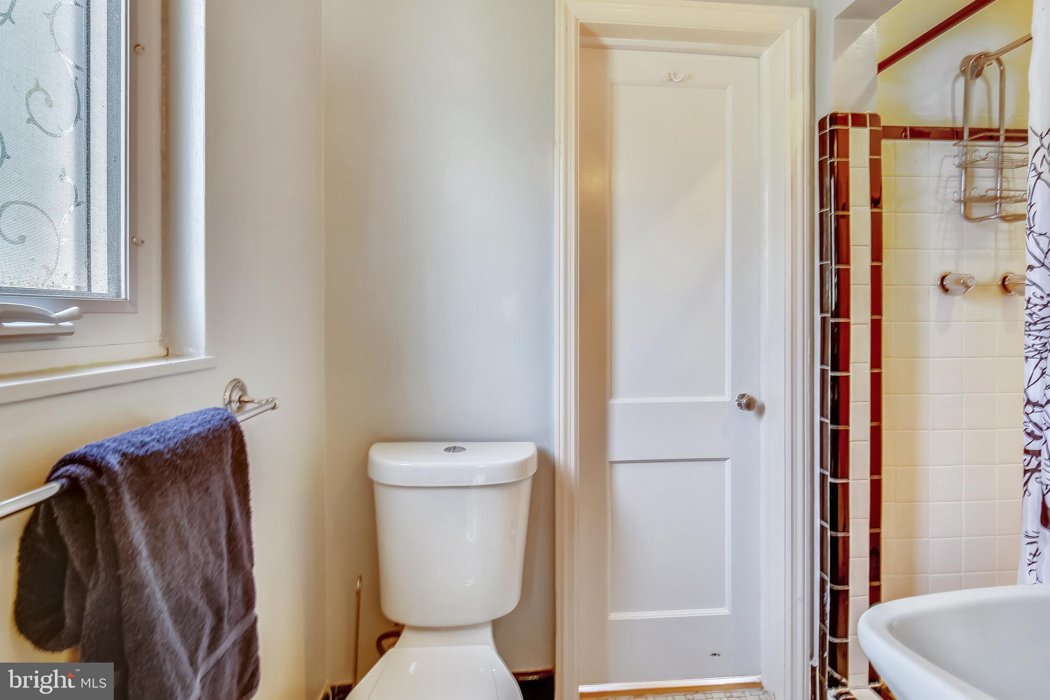 2501 Plyers Mill Road Silver Spring, MD 20902 - Photo 28 of 68 Main level bath with shower