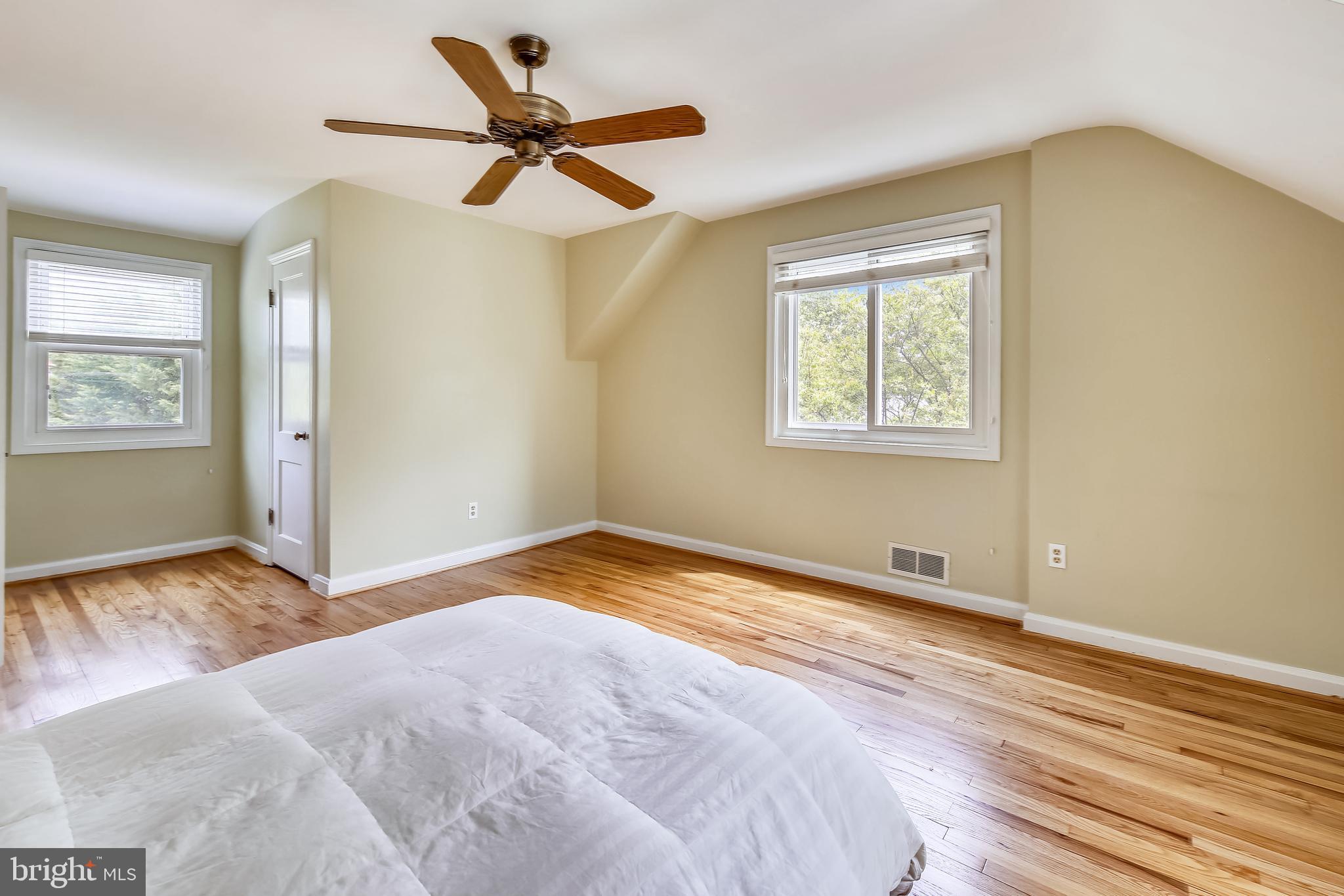 2501 Plyers Mill Road Silver Spring, MD 20902 - Photo 31 of 68 Upper level owner bedroom