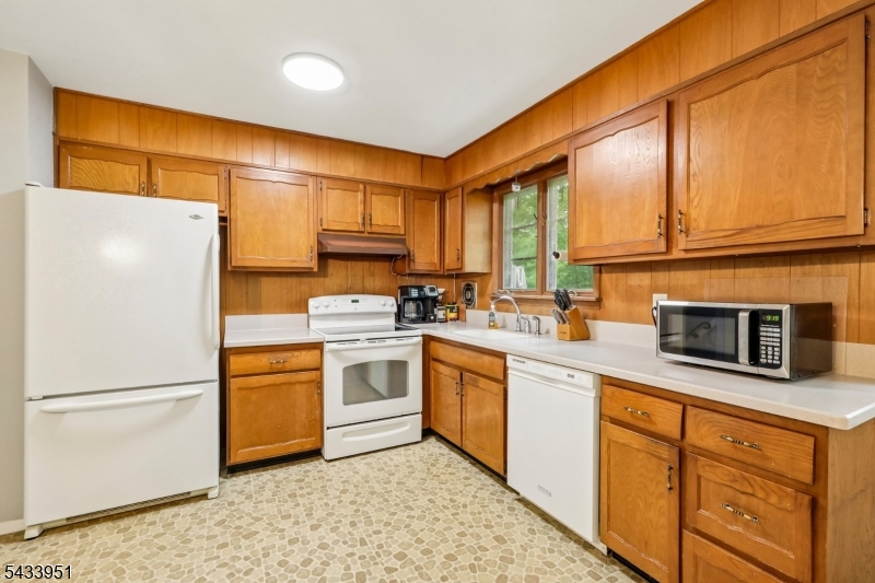 58 Radtke Road Randolph, NJ 07869 - Photo 7 of 27