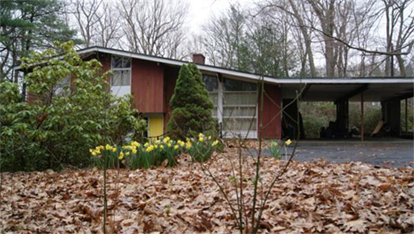 9 Reservoir Road Wayland, MA 01778 - Photo 6 of 7 Gallery Image 6