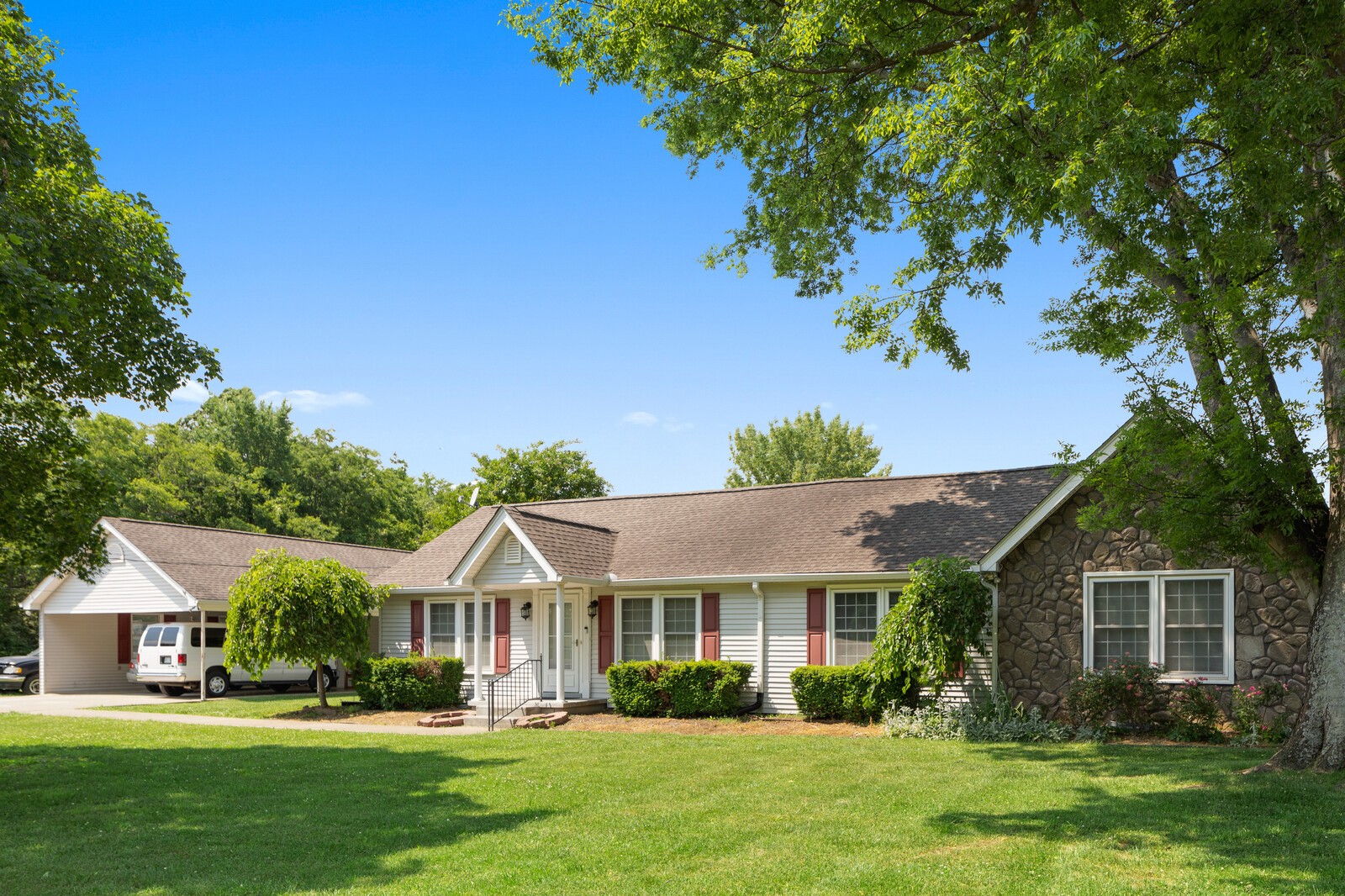 4100 Maxwell Road Antioch, TN 37013 - Photo 7 of 24 a front view of house with yard and green space