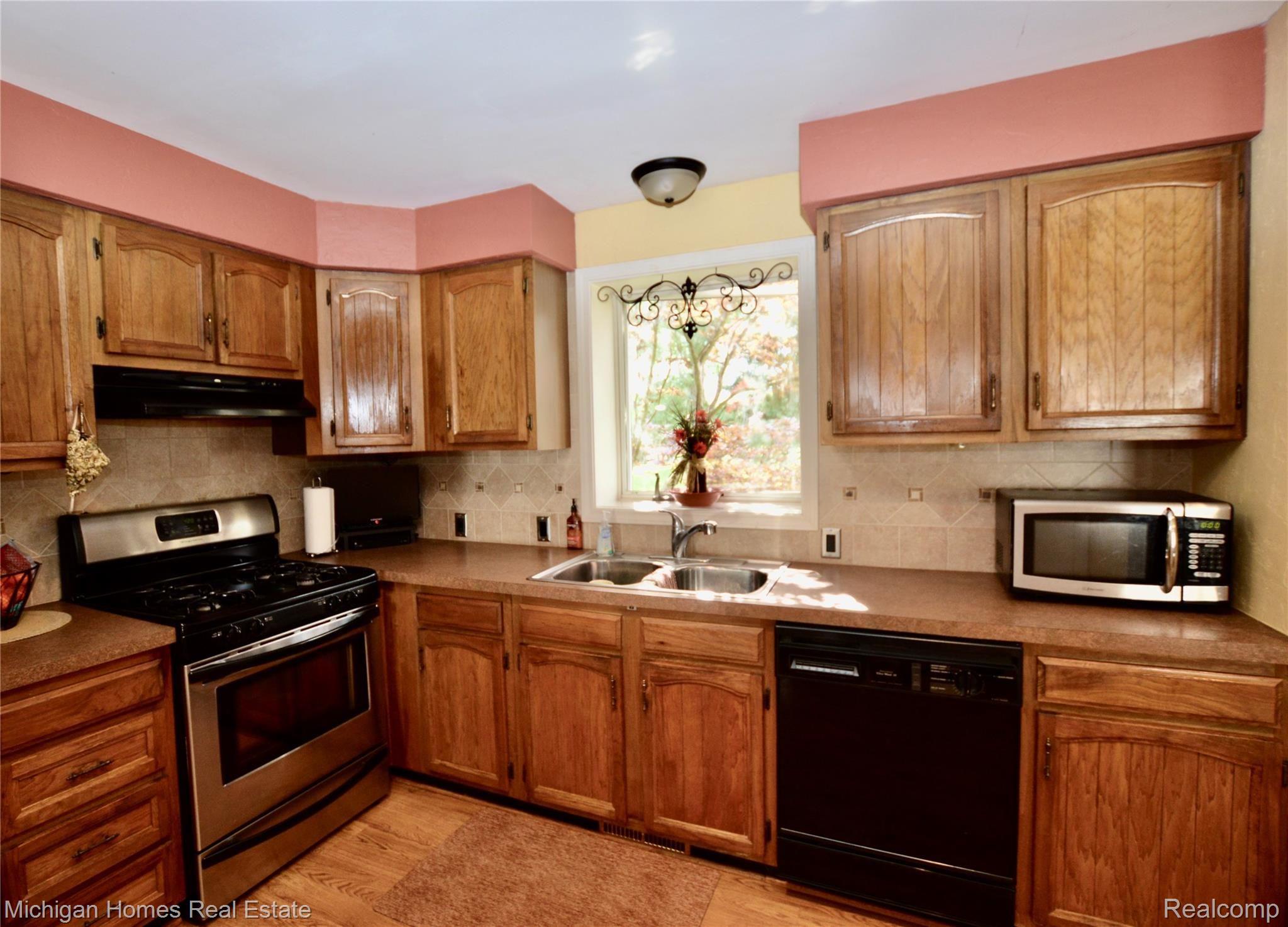 8058 Barden Road Davison, MI 48423 - Photo 6 of 46 DSC_0318.jpeg