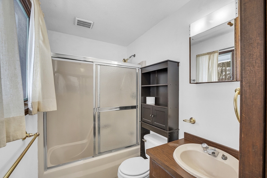 3 Tuttle Road Sterling, MA 01564 - Photo 21 of 42