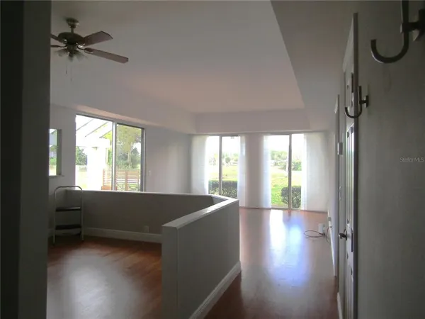 $2,100 | 2405 Crispin Court, Unit E1, Sarasota, FL 34235