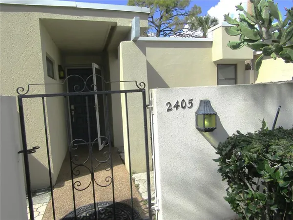 $2,100 | 2405 Crispin Court, Unit E1, Sarasota, FL 34235