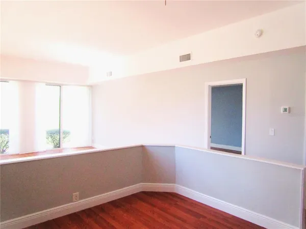 $2,100 | 2405 Crispin Court, Unit E1, Sarasota, FL 34235
