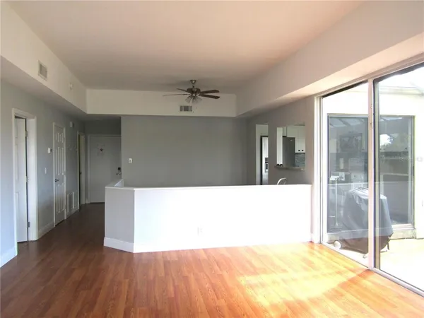$2,100 | 2405 Crispin Court, Unit E1, Sarasota, FL 34235