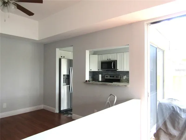 $2,100 | 2405 Crispin Court, Unit E1, Sarasota, FL 34235